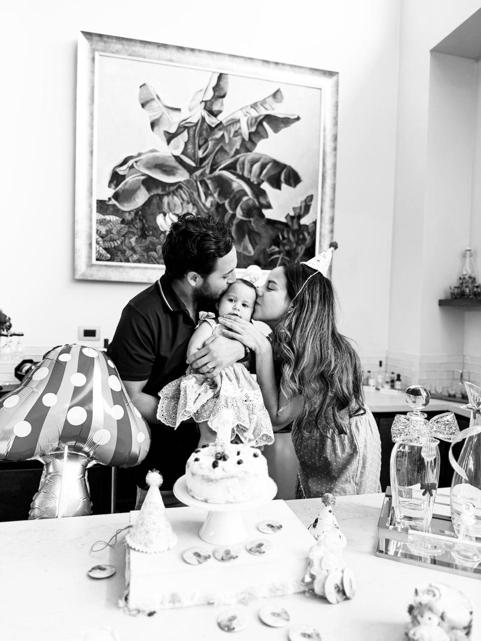 Familia LIVI con su pañalera de cuero